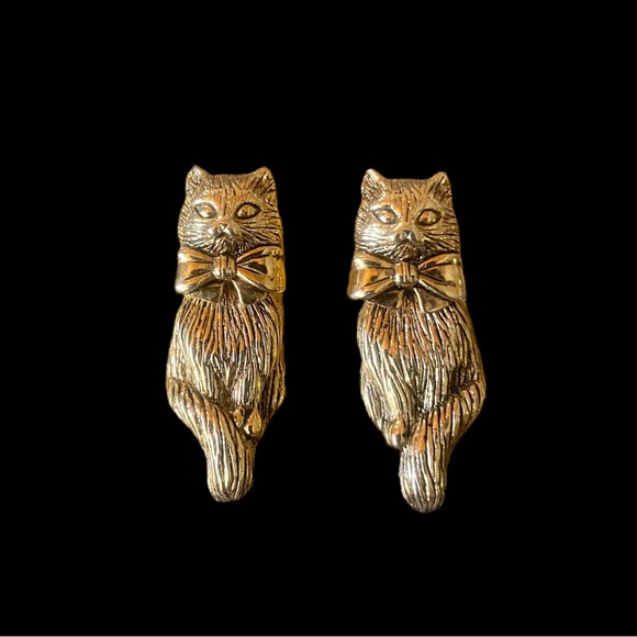 Vintage Gold Tone Avon Articulated Cat with Bow Earrings - Picture 1 of 6